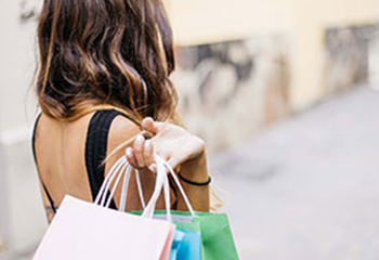 アパレル市場全体の縮小