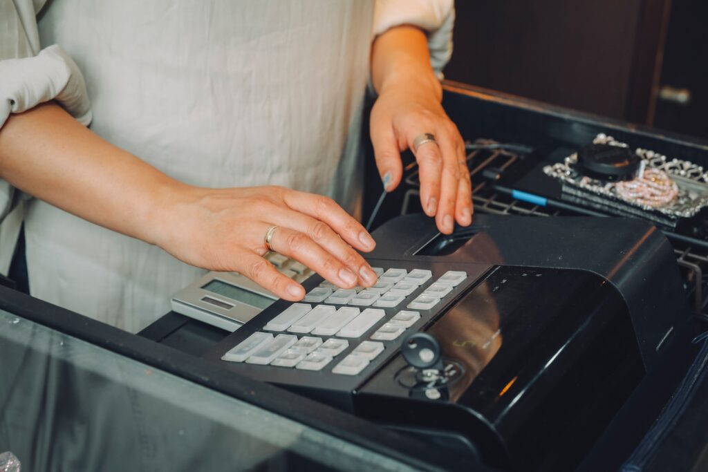 POSシステムとPOSレジの違いは？